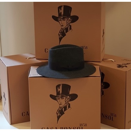 Grey felt hat Fernandez and Roche 2